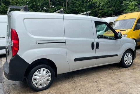 Vauxhall Combo 1.6 Cdti 2300 16V Fwd L2 H1 Ss White #7