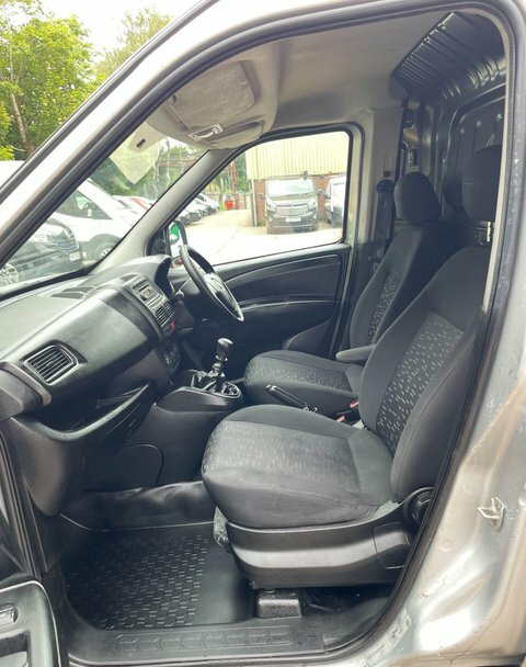 Vauxhall Combo 1.6 Cdti 2300 16V Fwd L2 H1 Ss White #28