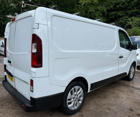 Renault Trafic Sl28 Energy Dci 120 Sport Nav Van Silver #9