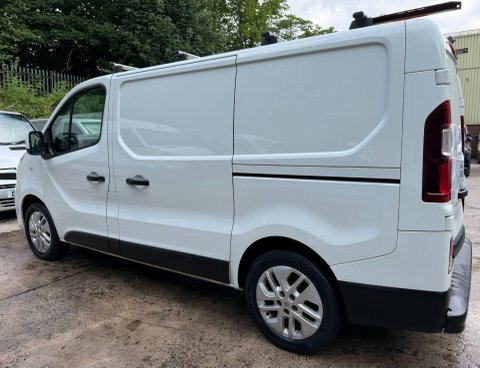 Renault Trafic Sl28 Energy Dci 120 Sport Nav Van Silver #14