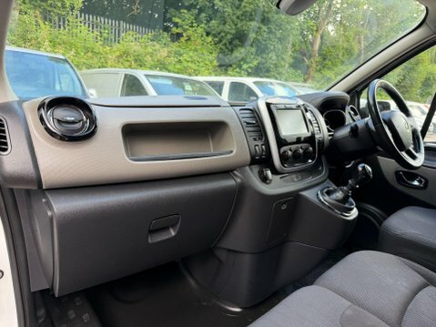 Renault Trafic Sl28 Energy Dci 120 Sport Nav Van Silver #70