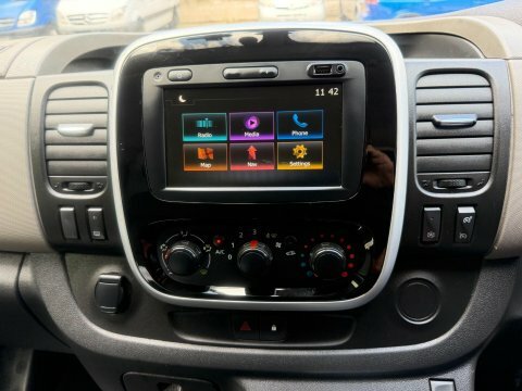 Renault Trafic Sl28 Energy Dci 120 Sport Nav Van Silver #30