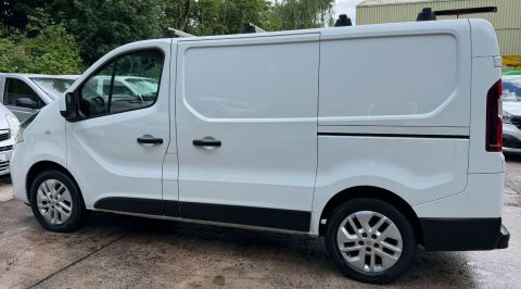 Renault Trafic Sl28 Energy Dci 120 Sport Nav Van Silver #16