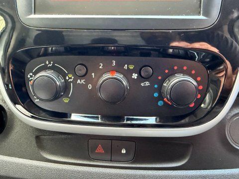 Renault Trafic Sl28 Energy Dci 120 Sport Nav Van Silver #31