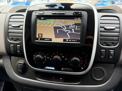 Renault Trafic Sl28 Energy Dci 120 Sport Nav Van Silver #64