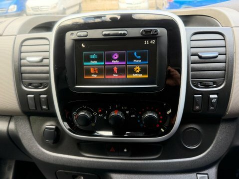 Renault Trafic Sl28 Energy Dci 120 Sport Nav Van Silver #65
