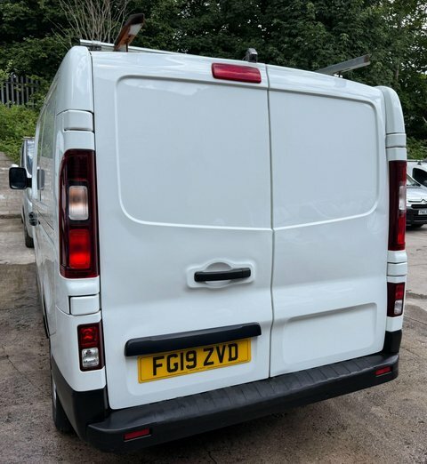 Renault Trafic Sl28 Energy Dci 120 Sport Nav Van Silver #12