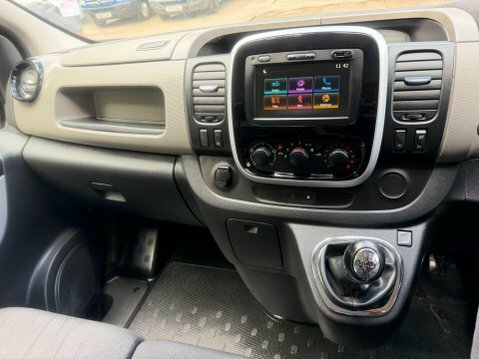 Renault Trafic Sl28 Energy Dci 120 Sport Nav Van Silver #63