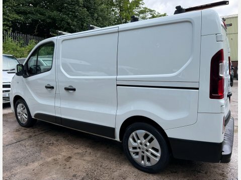 Renault Trafic Sl28 Energy Dci 120 Sport Nav Van Silver #49