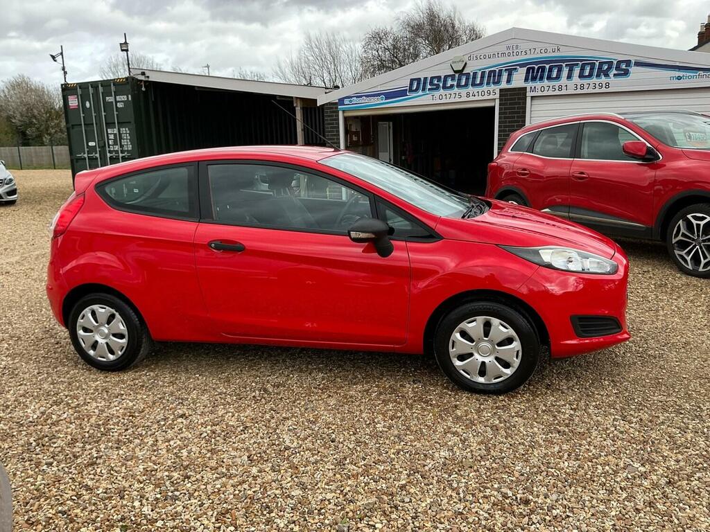 Ford Fiesta 1.25 Studio Red #5