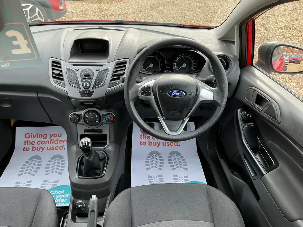 Ford Fiesta 1.25 Studio Red #4