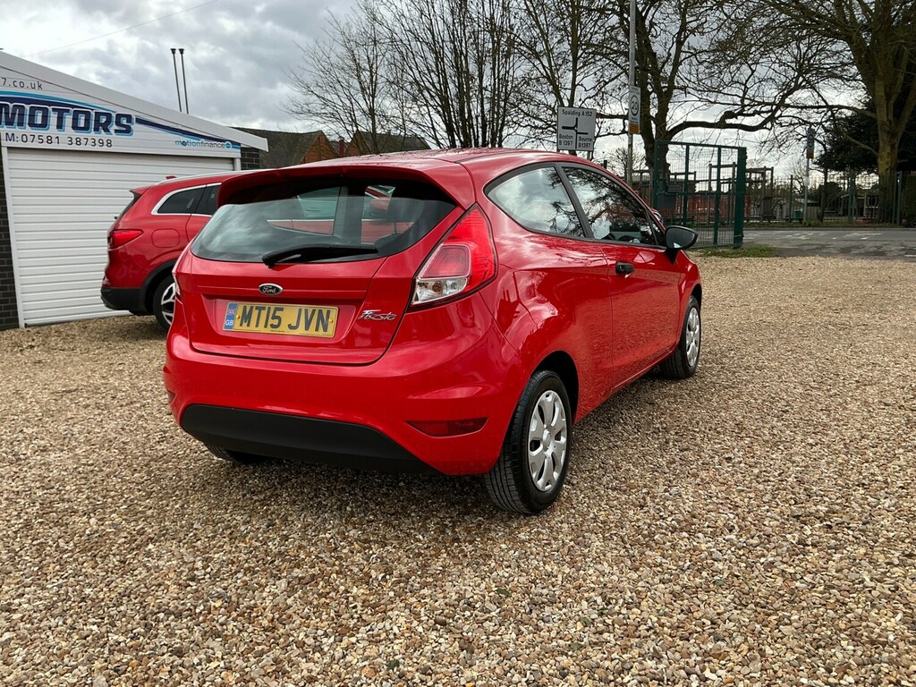 Ford Fiesta 1.25 Studio Red #6