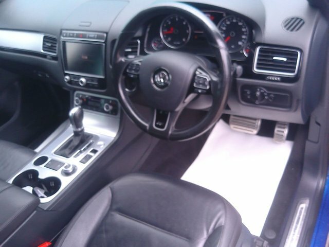 Volkswagen Touareg 3.0 V6 R-line Tdi Bluemotion Technology 259 Bhp Black #10