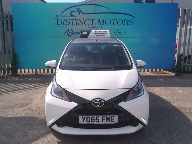Toyota Aygo Vvt-i X-play Hatchback White #2