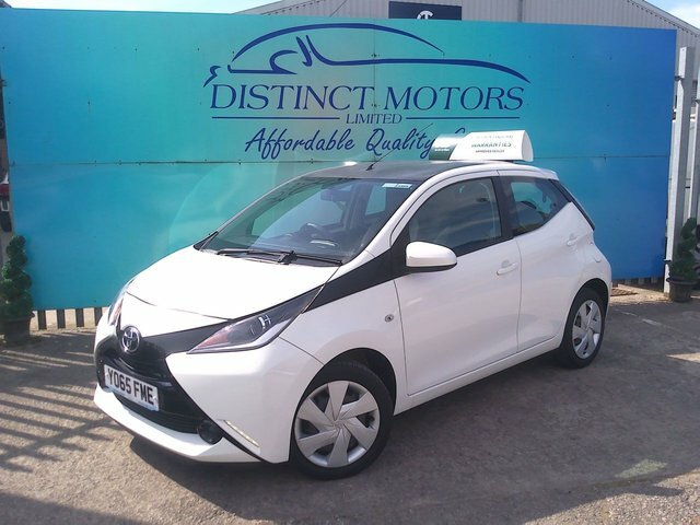 Toyota Aygo Vvt-i X-play Hatchback White #3