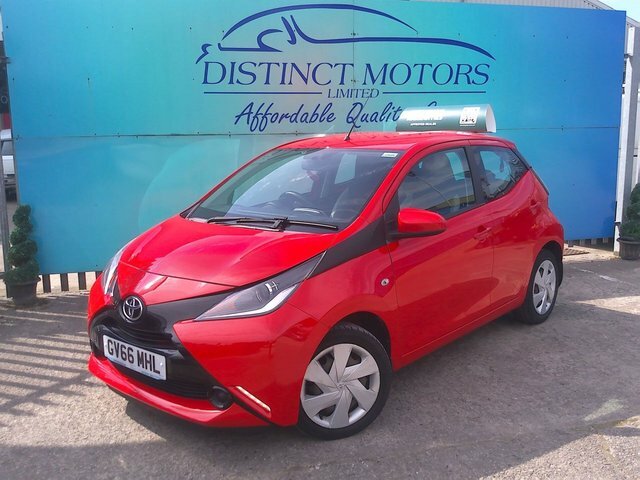 Toyota Aygo Vvt-i X-play Hatchback GV66MHL Red #4
