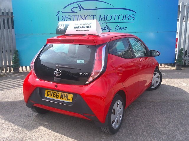 Toyota Aygo Vvt-i X-play Hatchback GV66MHL Red #5