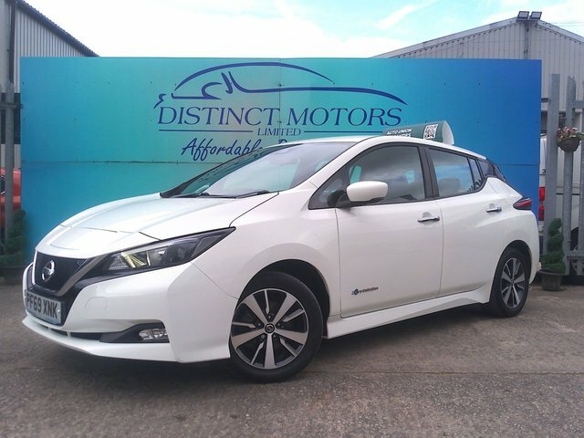 Nissan Leaf Acenta Hatchback PF69XNK White #3