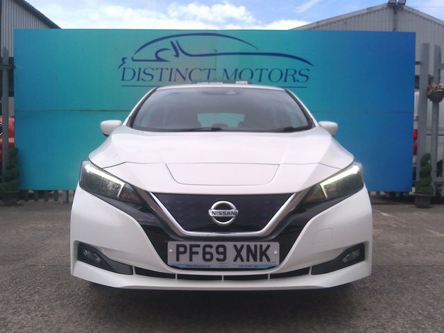 Nissan Leaf Acenta Hatchback PF69XNK White #2