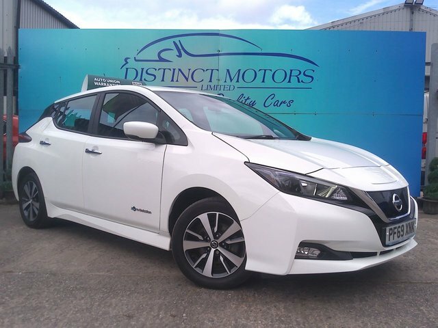 Nissan Leaf Acenta Hatchback White