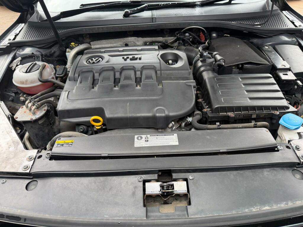 Volkswagen Passat 2.0 Tdi Gt Panoramic Roof Black #25