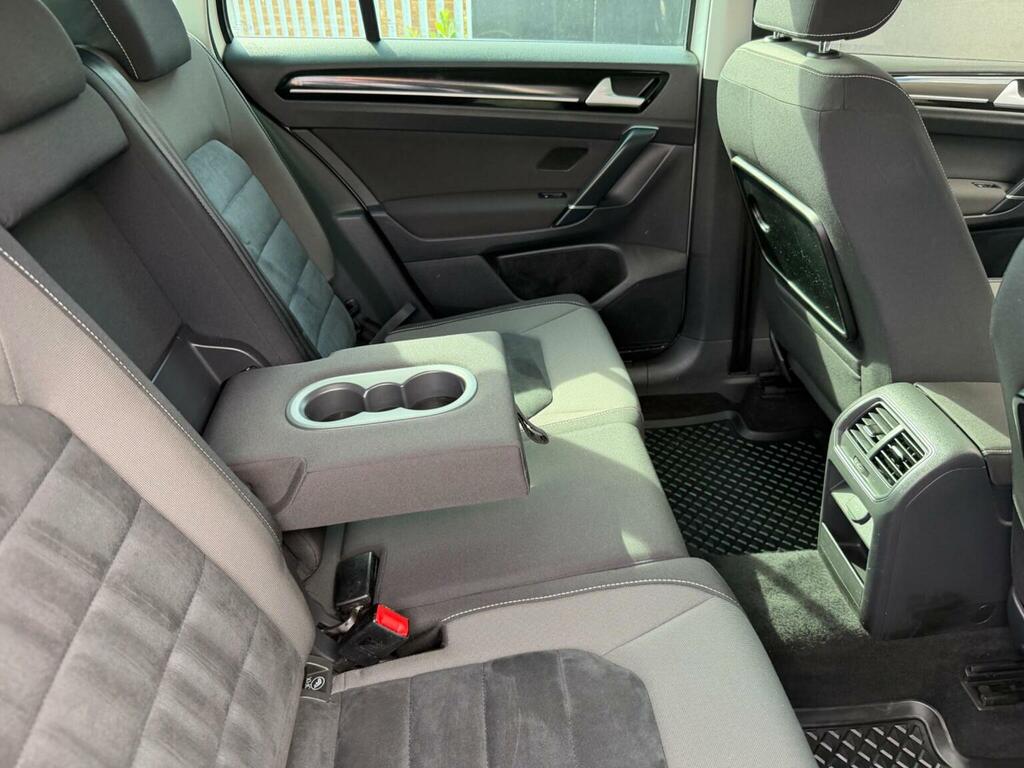 Volkswagen Golf SV Gold #12