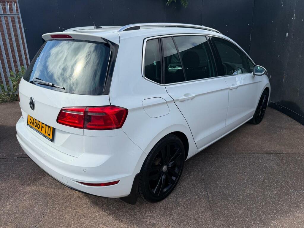 Volkswagen Golf SV Gold #18