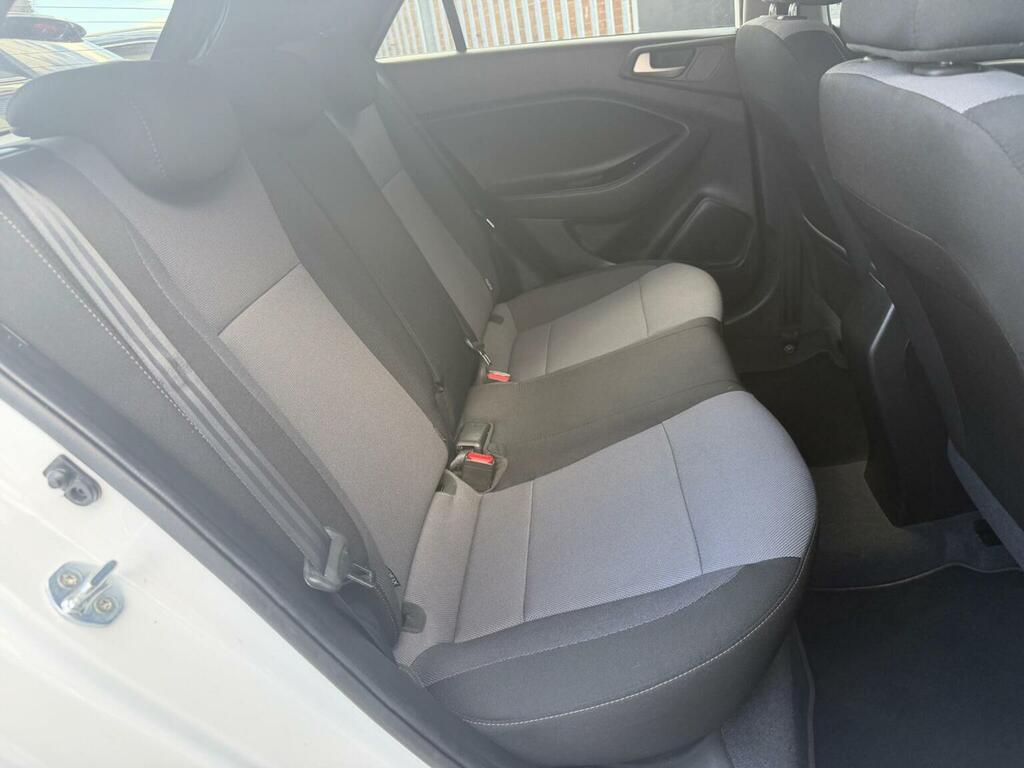 Hyundai I20 1.2 Mpi Se White #10