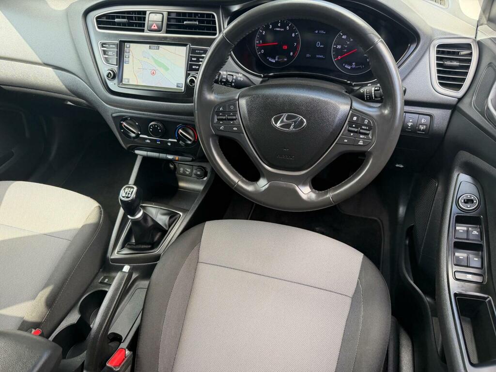 Hyundai I20 1.2 Play Euro 6 Ss White #2