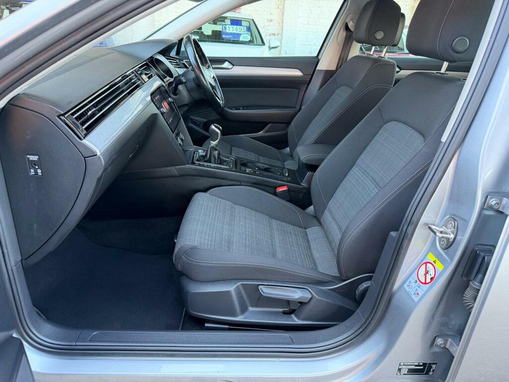 Volkswagen Passat 1.6 Tdi Sel Dsg Black #9