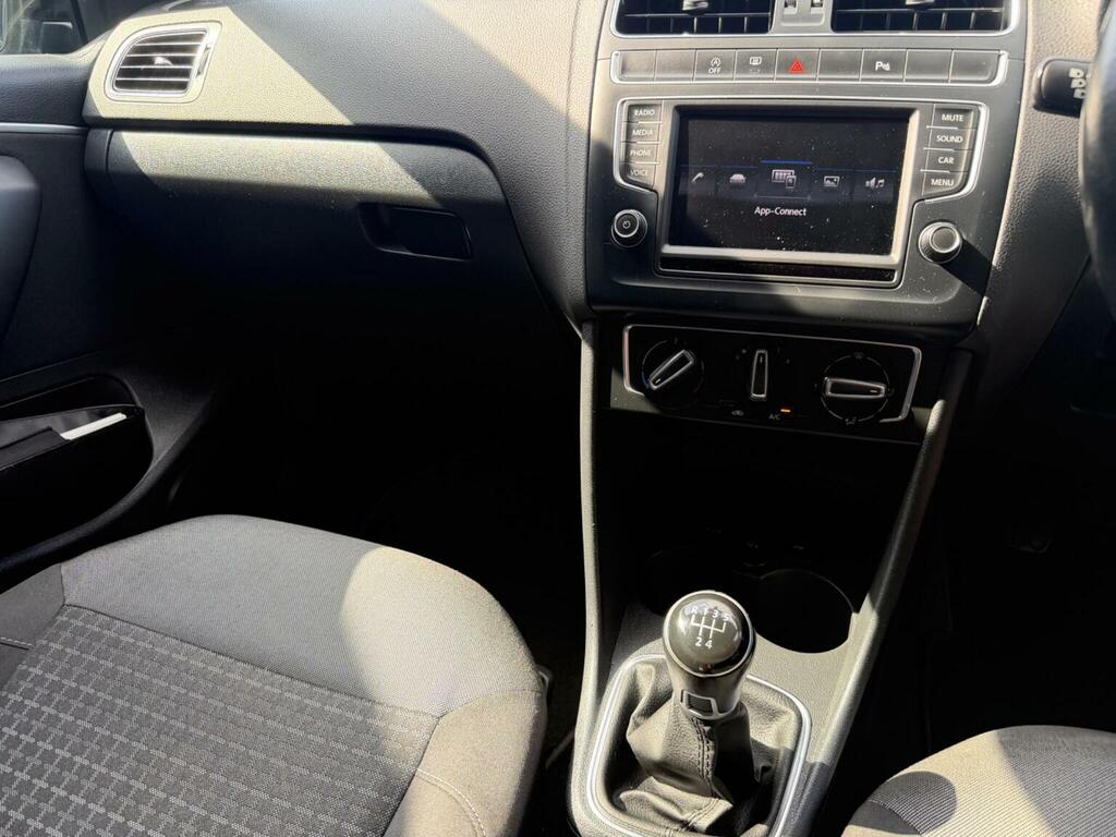 Volkswagen Polo 1.2 Tsi Match Edition Euro 6 Ss Black #4