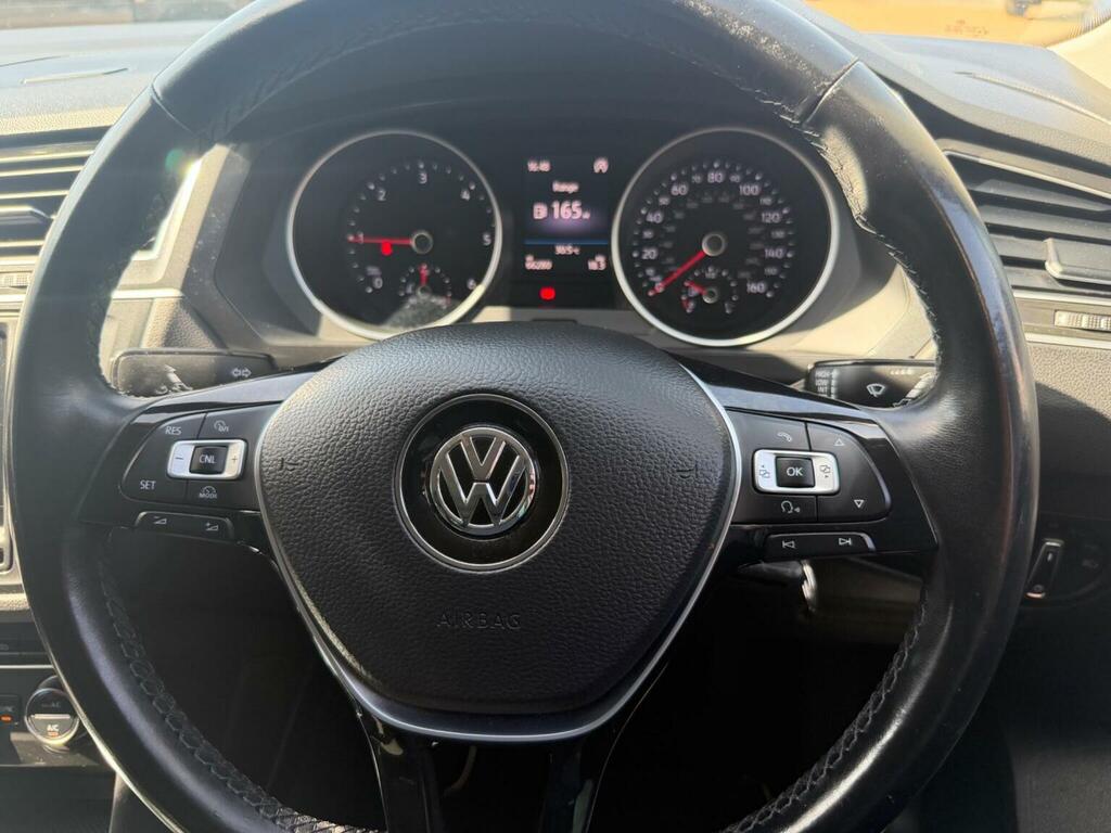 Volkswagen Tiguan 2.0 Tdi Se Euro 6 Ss Grey #3