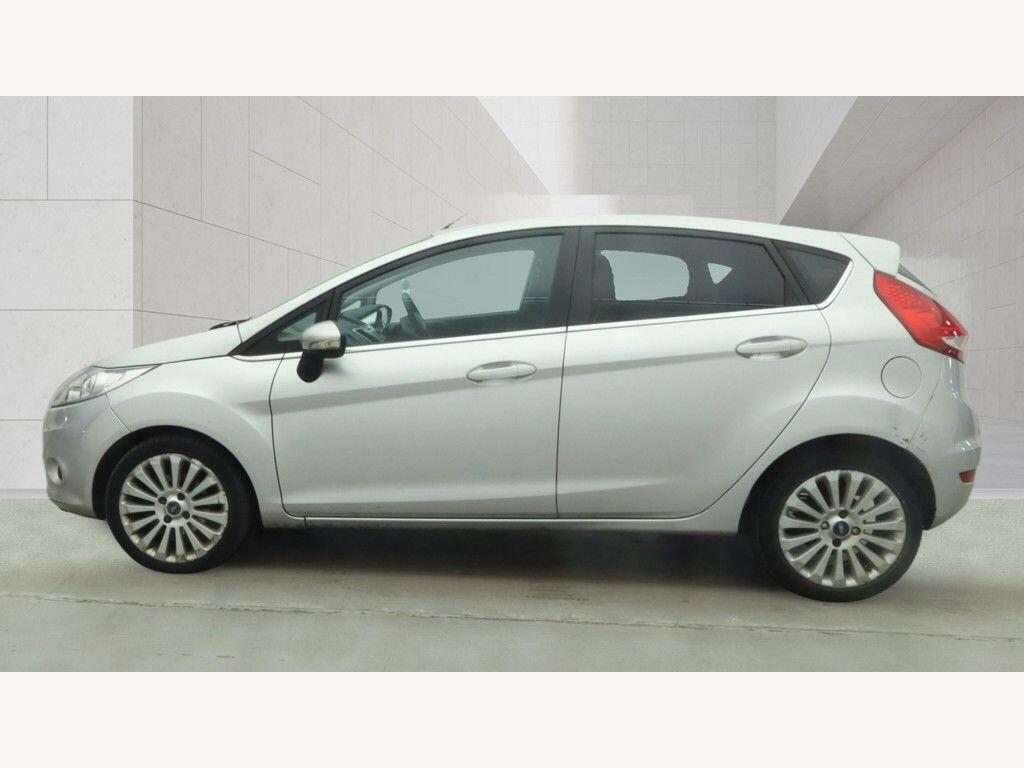 Ford Fiesta  White #5