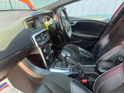 Volvo V40 2.0 D2 R-design YS17BTF Red #3