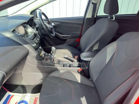Ford Focus 1.5T Ecoboost Zetec CF16TPU Red #6