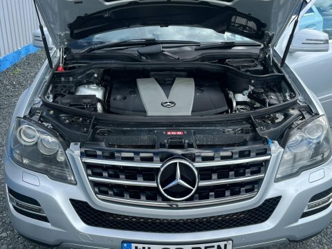 Mercedes-Benz M Class Silver #34