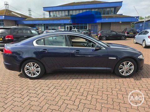 Jaguar XF 2.2 D Luxury Black #7