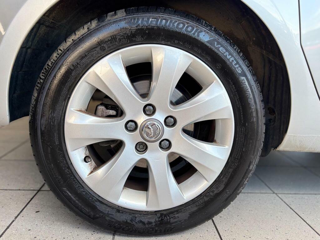 Vauxhall Meriva Meriva Se White #16