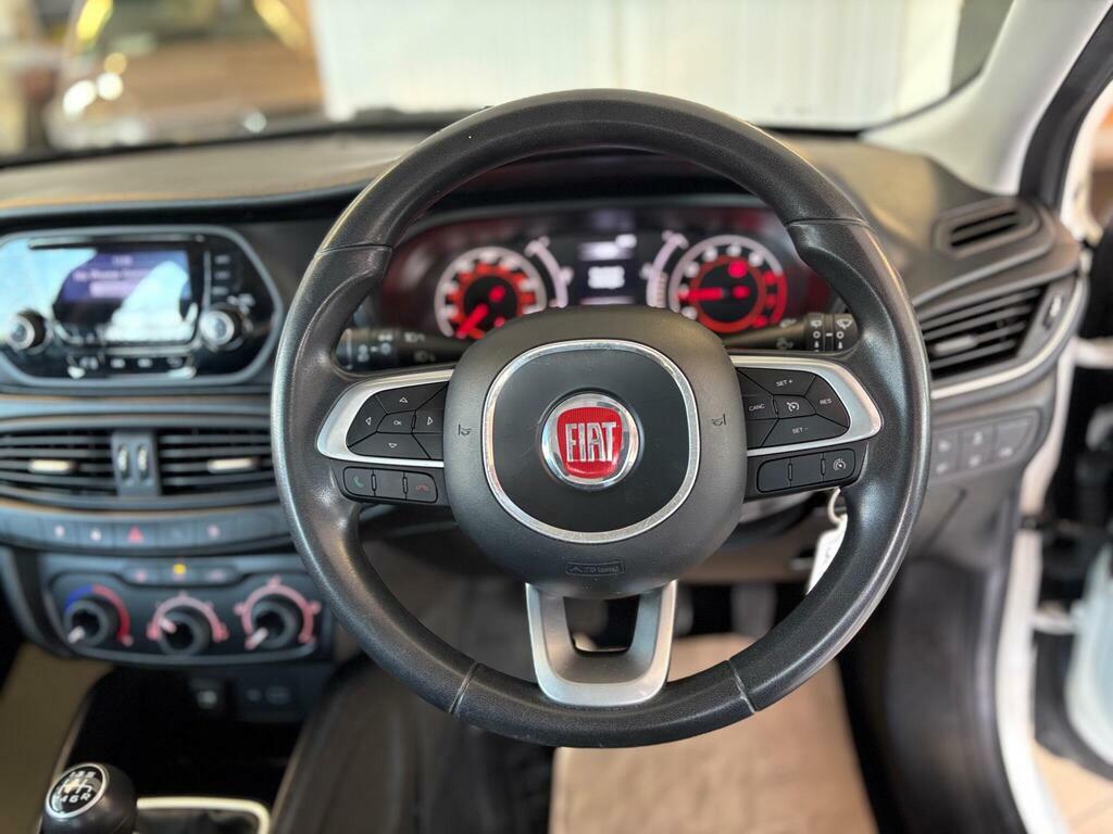 Fiat Tipo Lounge Red #23
