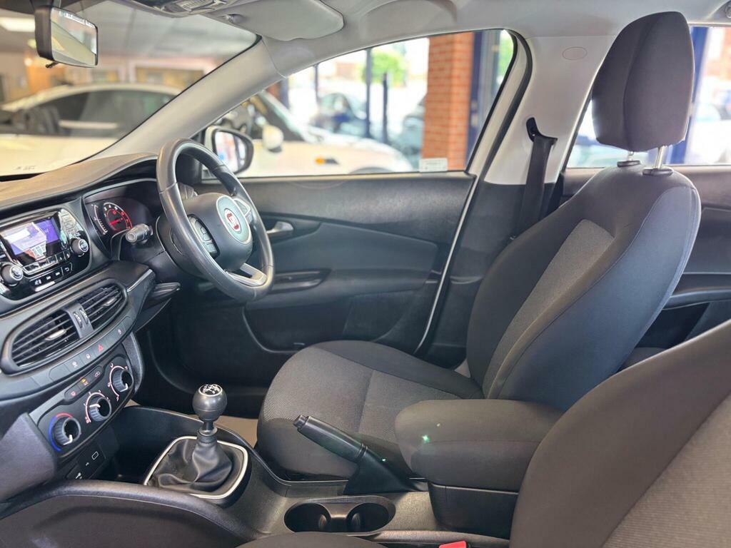 Fiat Tipo Lounge Red #24
