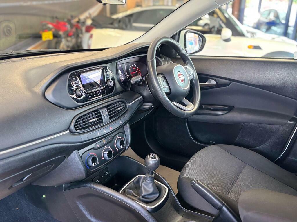 Fiat Tipo Lounge Red #11