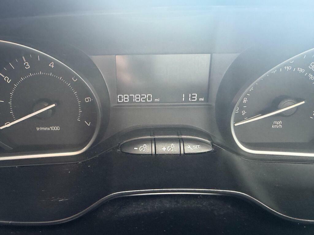 Peugeot 2008 Active Grey #16
