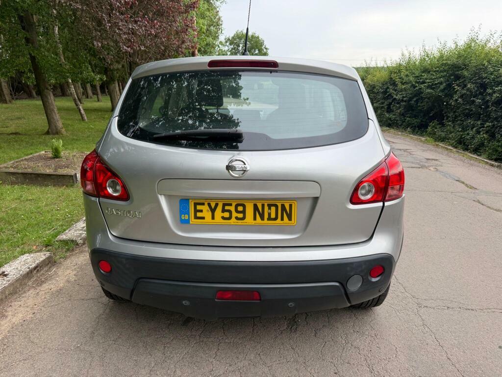 Nissan Qashqai Hatchback Black #4
