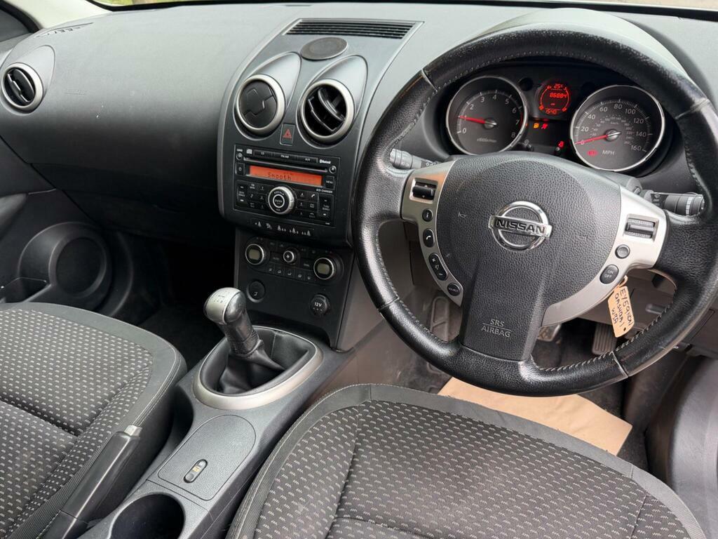 Nissan Qashqai Hatchback Black #9