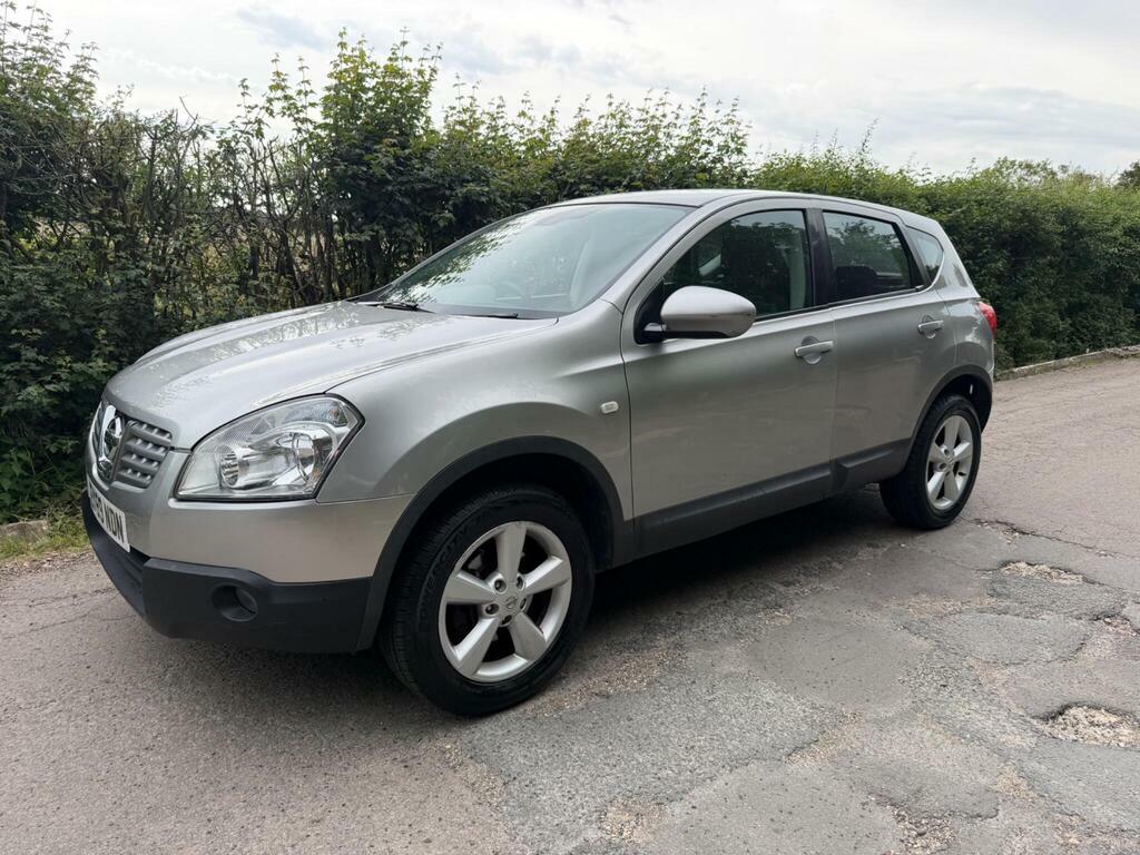 Nissan Qashqai Hatchback Black #2