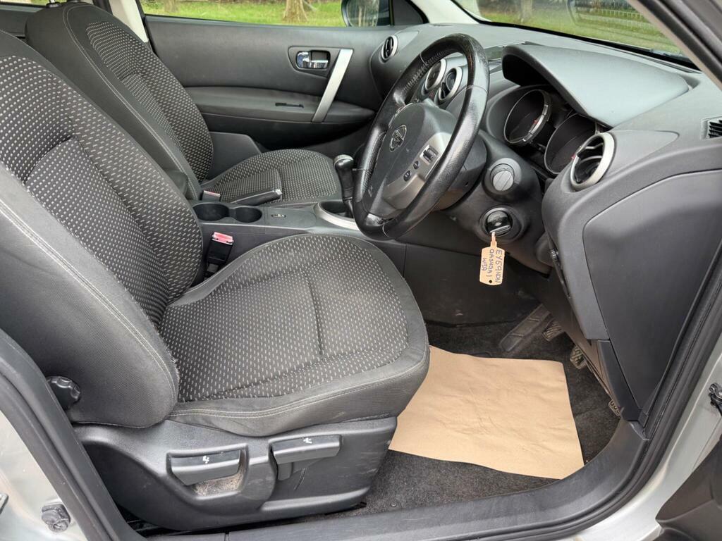 Nissan Qashqai Hatchback Black #10