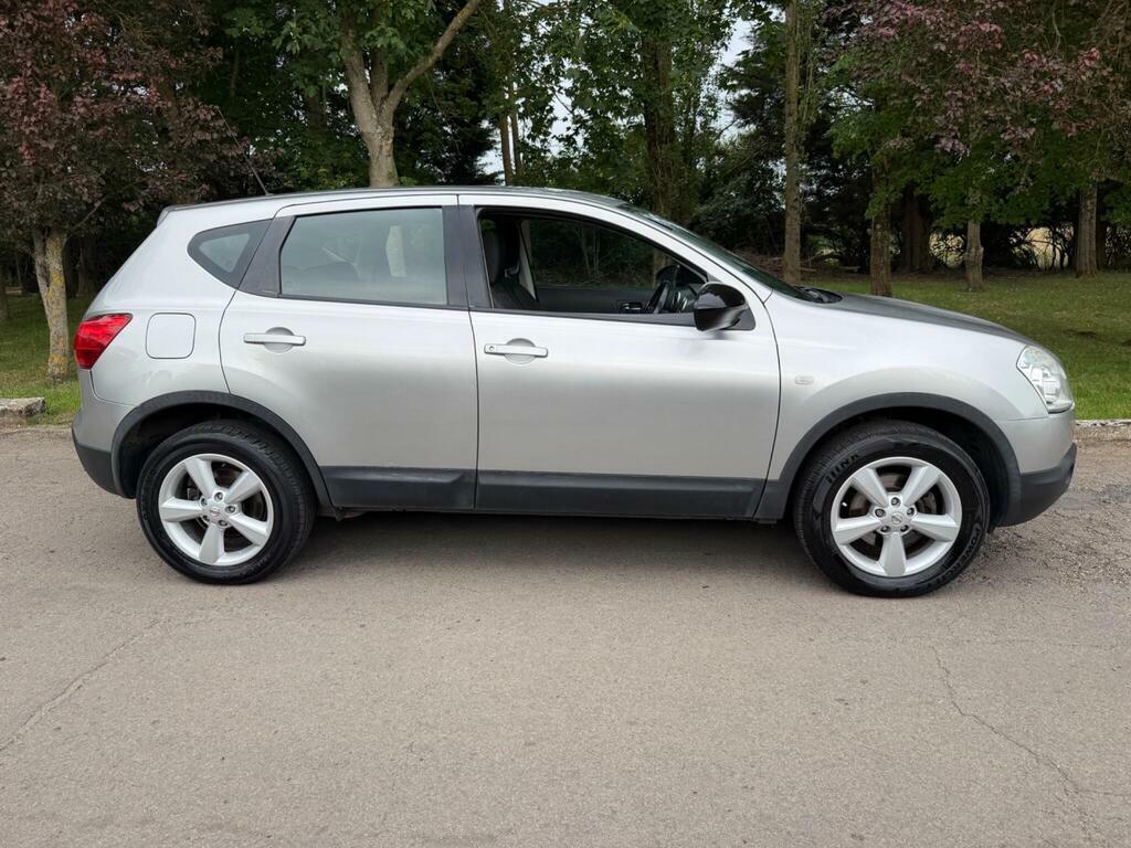 Nissan Qashqai Hatchback Black #6