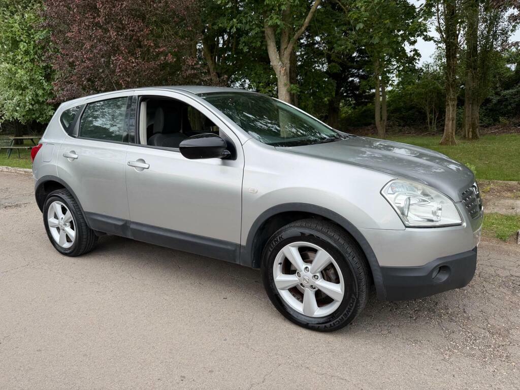 Nissan Qashqai Hatchback Black #1
