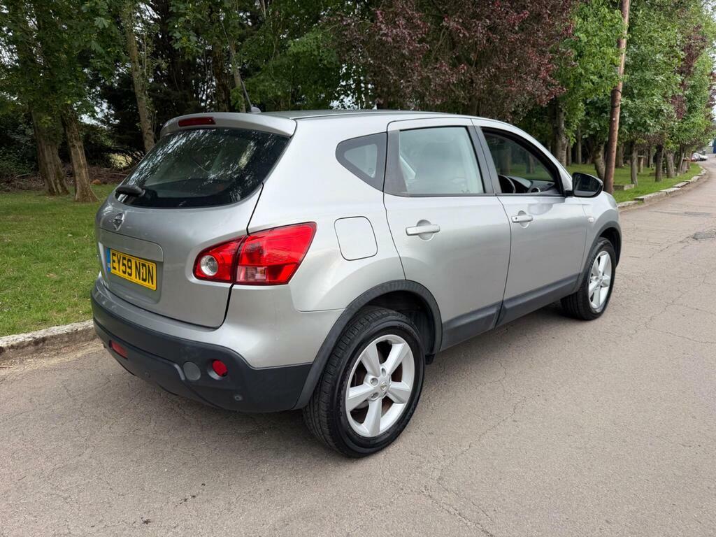 Nissan Qashqai Hatchback Black #8