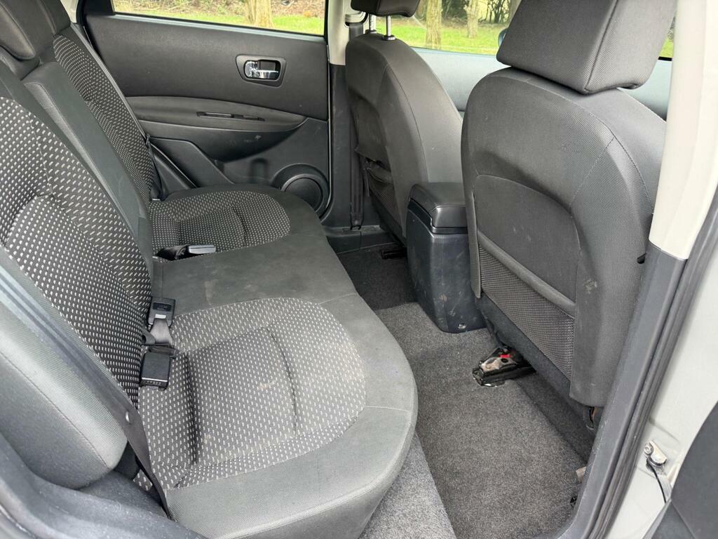 Nissan Qashqai Hatchback Black #12